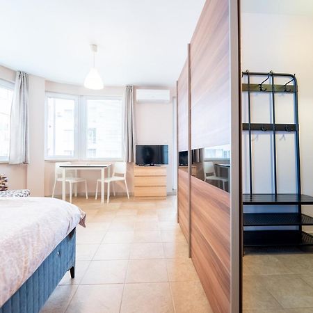 סופיה Lovely Apartment In Studentski Grad מראה חיצוני תמונה